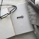 Zeszyt i okulary
