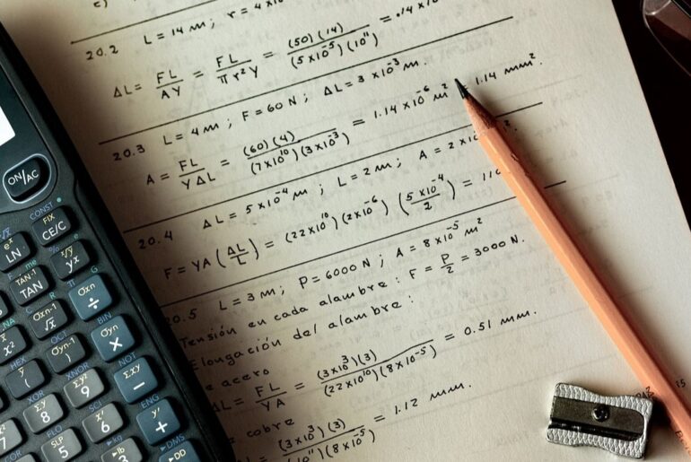Równania matematyczne