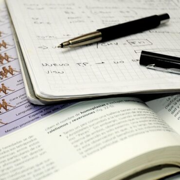 Czy do szkoły policealnej na kierunek medyczny trzeba zdawać biologię?