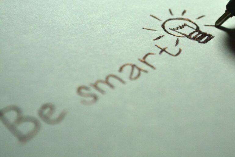 Napis be smart