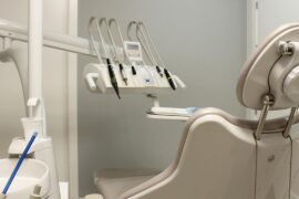 Fotel w gabinecie stomatologicznym